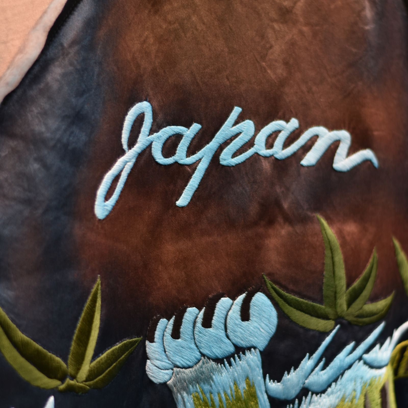 el conductorH - UPSIDEDOWN TIGER EMBROIDERED AGED SOURVENIR JKT