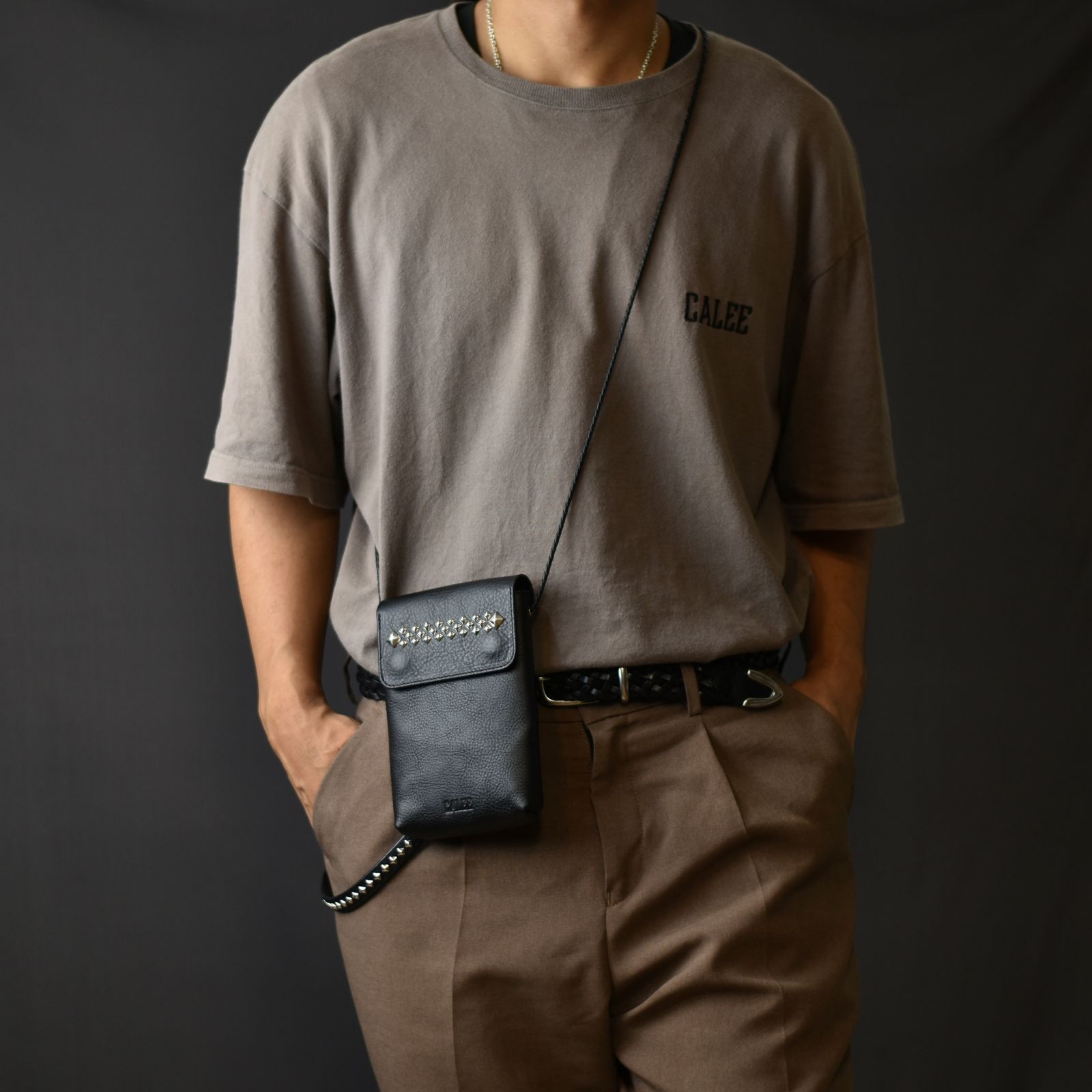 CALEE - STUDS LEATHER SHOULDER POUCH (BLACK) / スタッズレザー