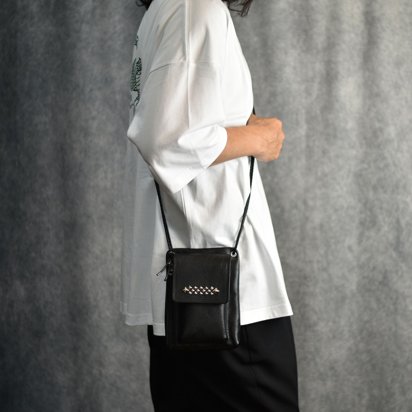 CALEE - STUDS LEATHER SHOULDER POUCH ＜TYPE B＞ (BLACK) / スタッズ