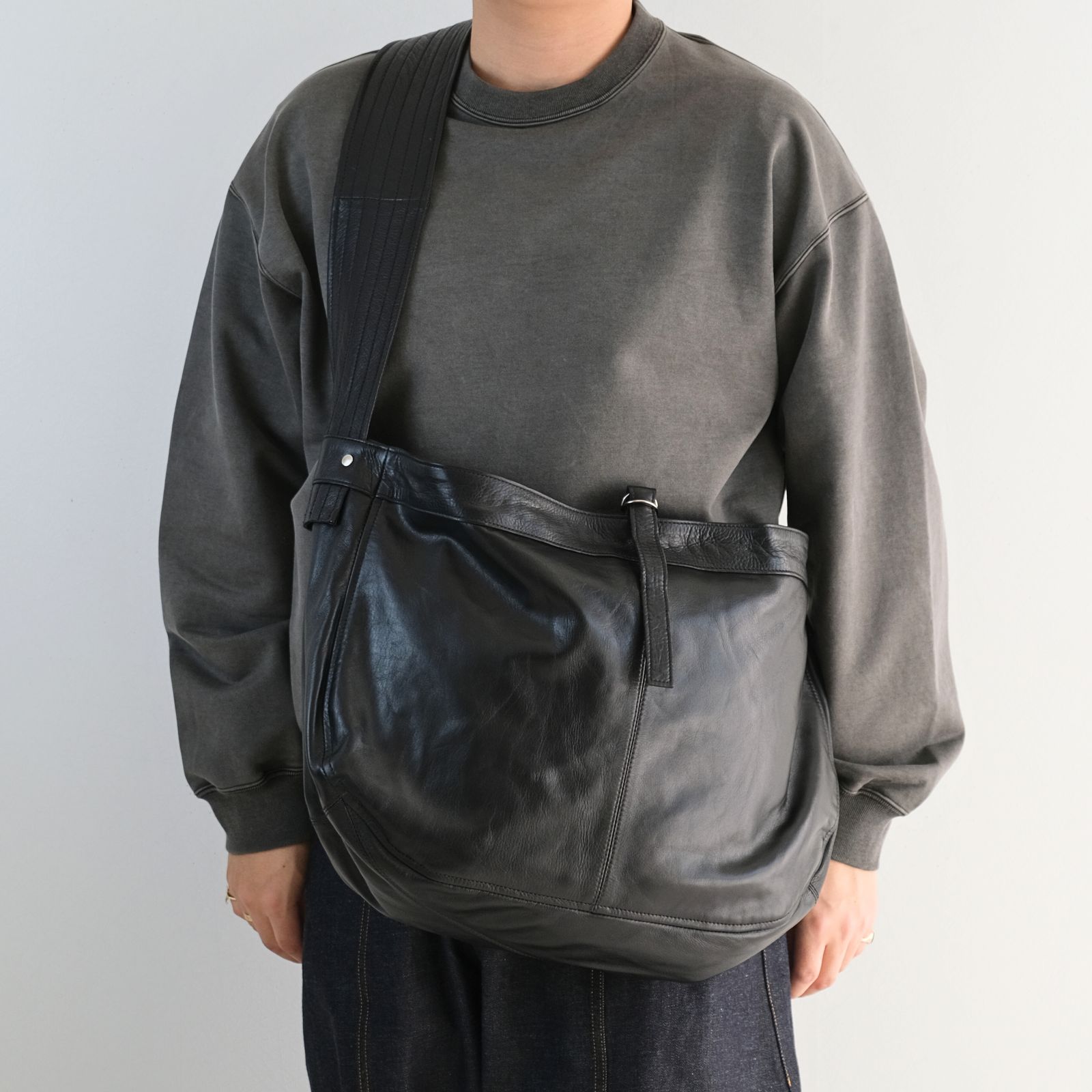 CCU - NEWSPAPER BAG / レザーバッグ / カウレザー | iko