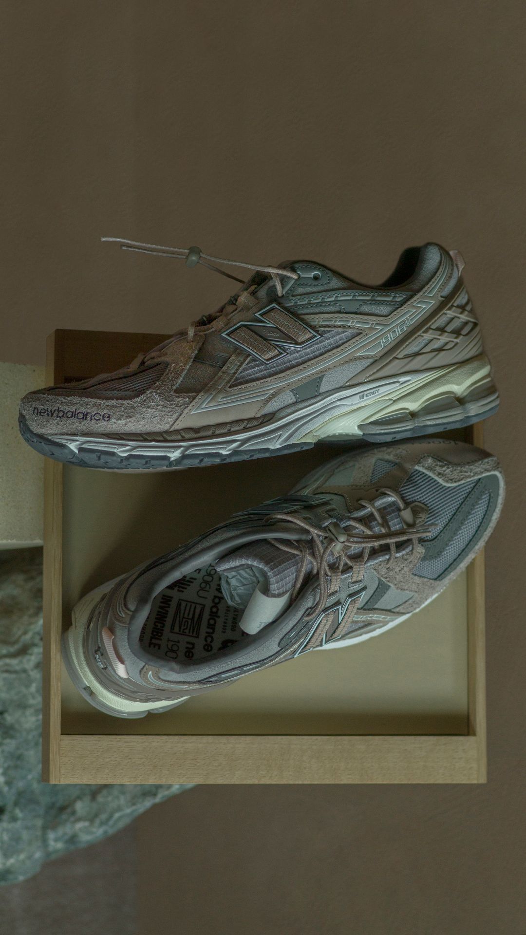 N.HOOLYWOOD - N.HOOLYWOOD × INVINCIBLE®︎ × New Balance M1906NIH