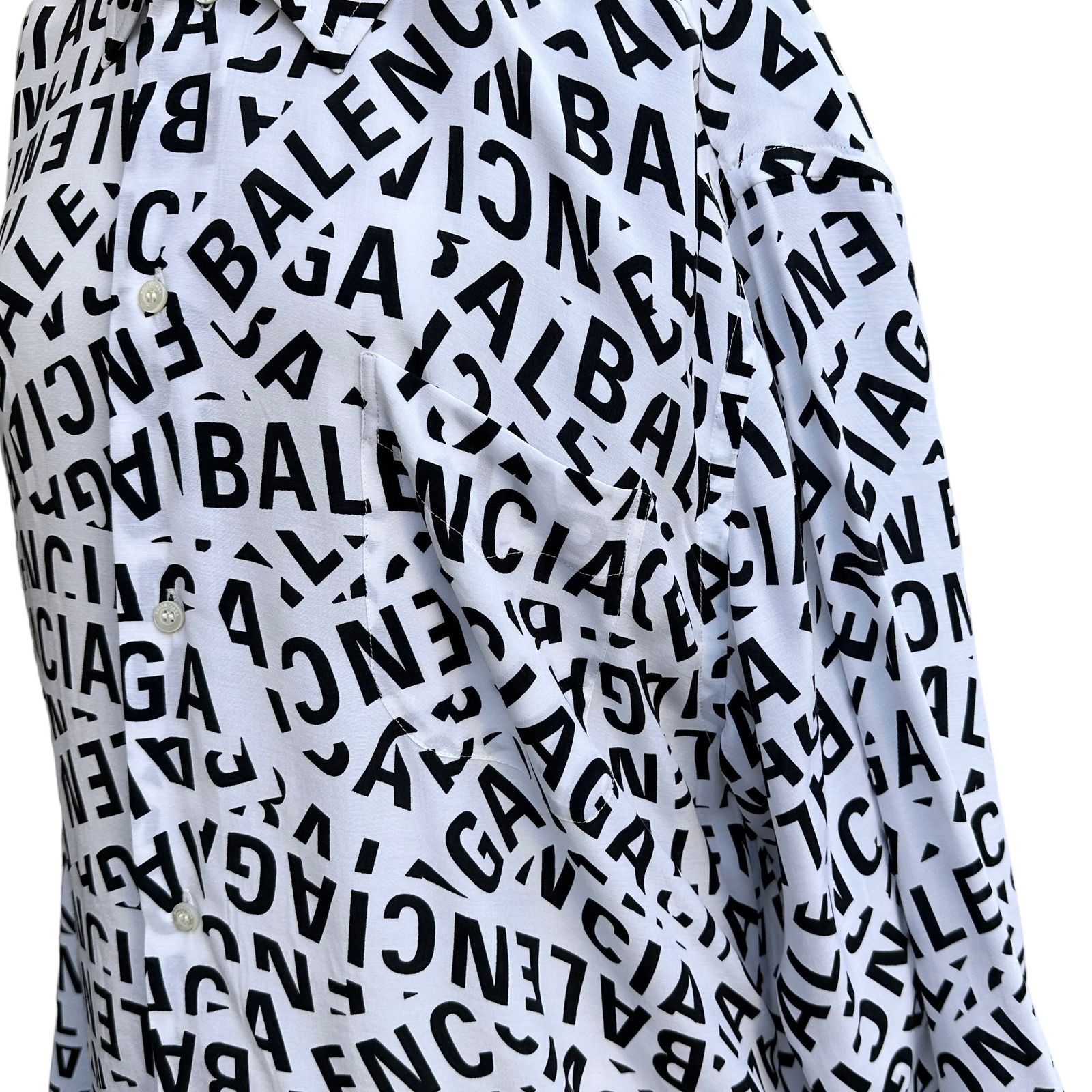 BALENCIAGA - オールオーバー・パターン ロゴプリント シャツ / シャツ