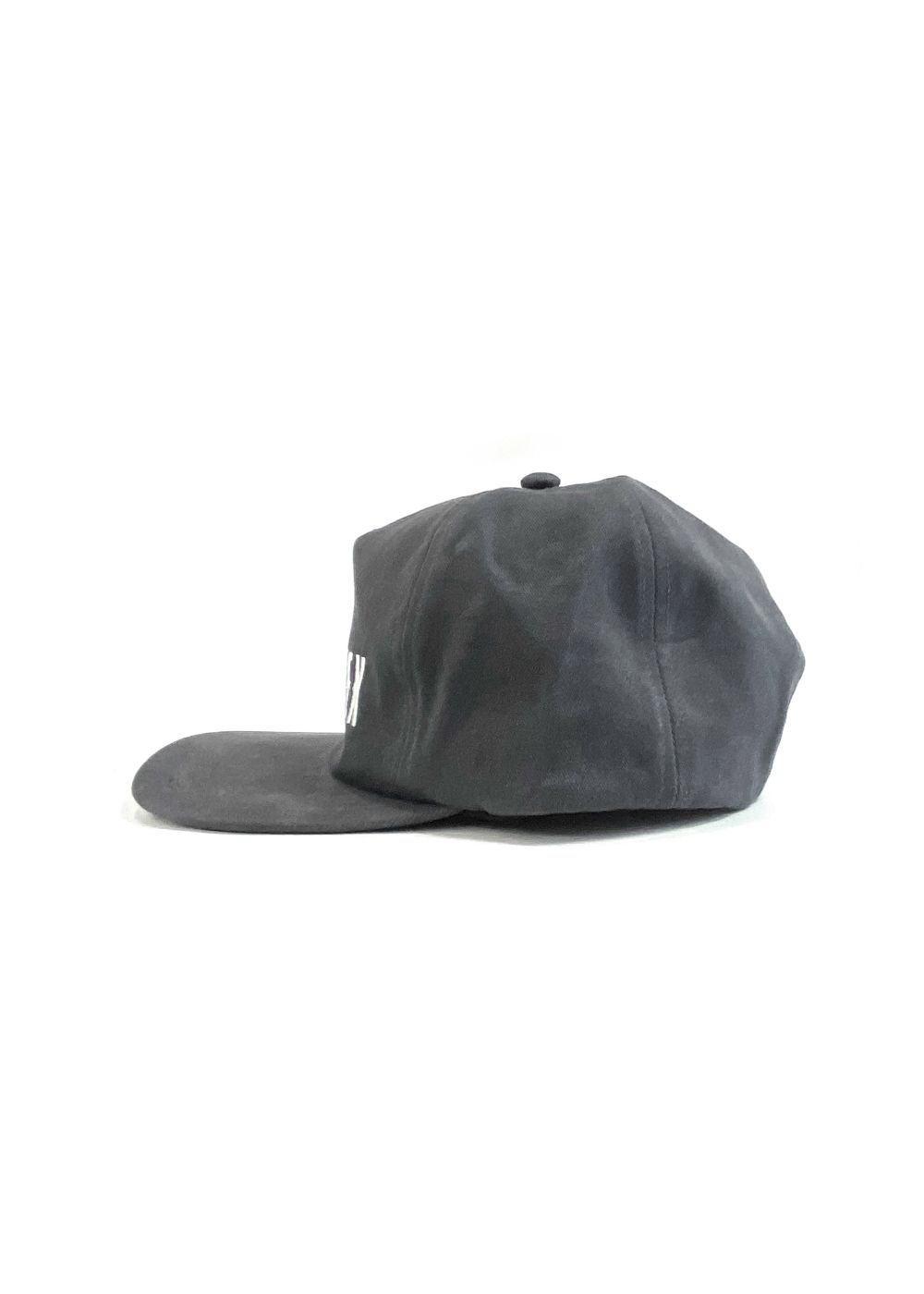 HIDE AND SEEK - Logo Trucker CAP (CHARCOAL GRAY) / ロゴ刺繍 ベース