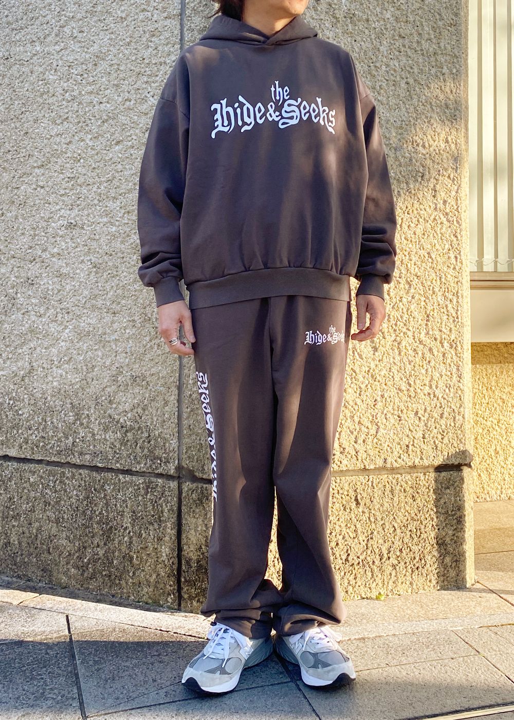 HIDE AND SEEK - The H&S Sweat Pants (CHARCOAL GRAY) / 西浦徹