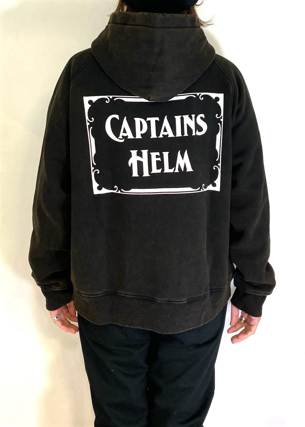 CAPTAINS HELM - VINTAGE LOGO HOODIE (VINTAGE BLACK) / ヴィンテージ