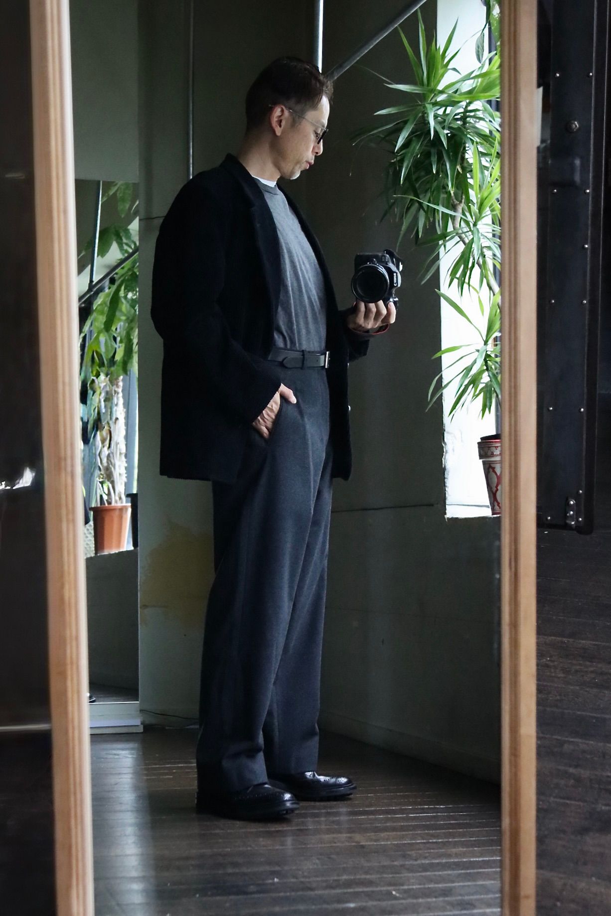 A.PRESSE アプレッセ 2025 STYLE2 Wool Flannel Wide Trousersスタイル