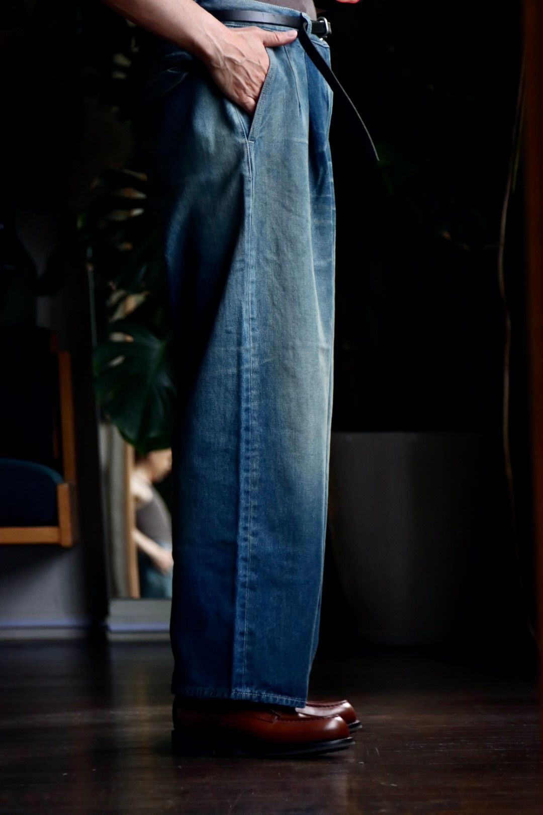 Graphpaper 23AW Selvage Denim Two Tuck Pantsスタイル.2023.8.1