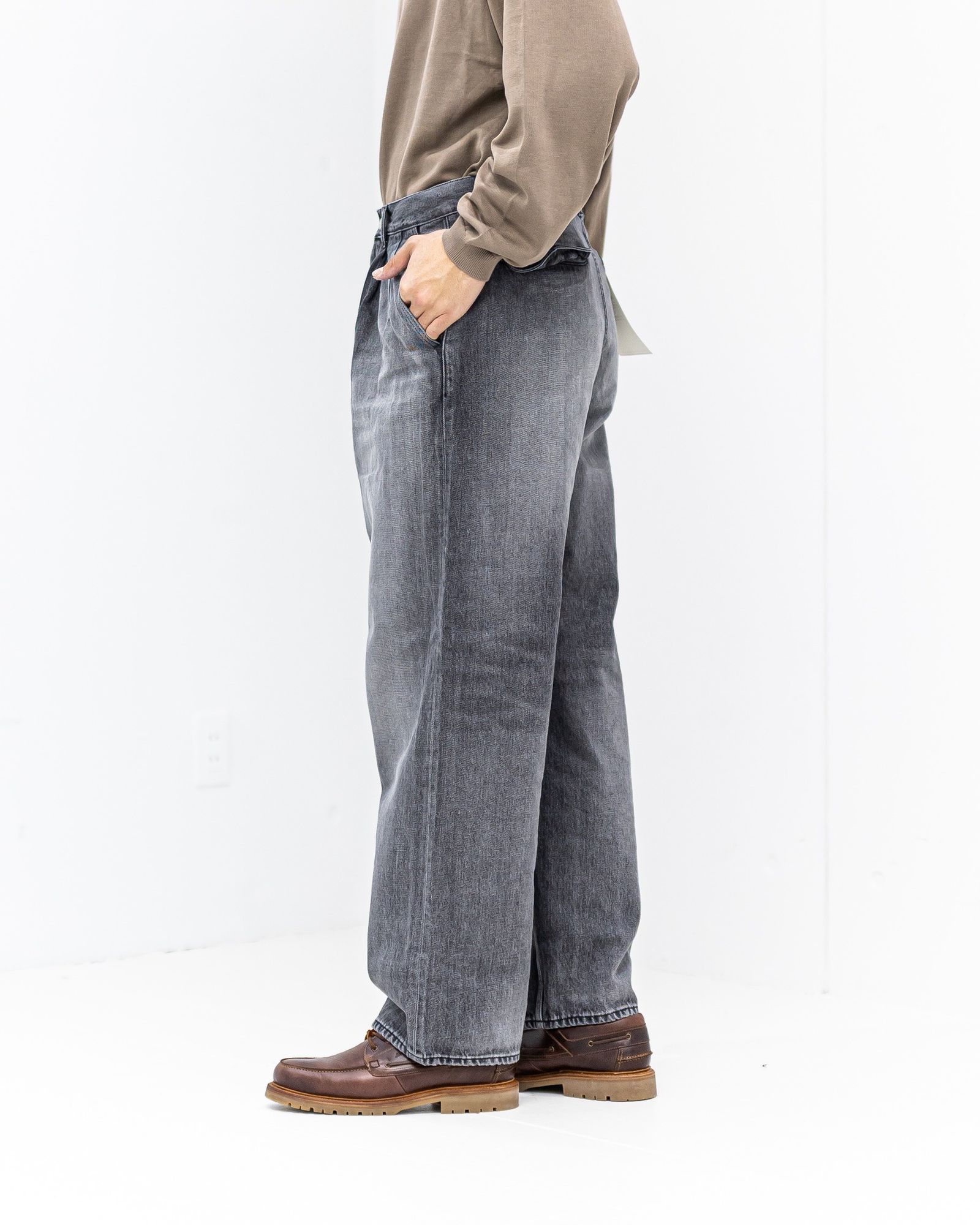 Graphpaper - グラフペーパー Selvage Denim Two Tuck Pants(GU261