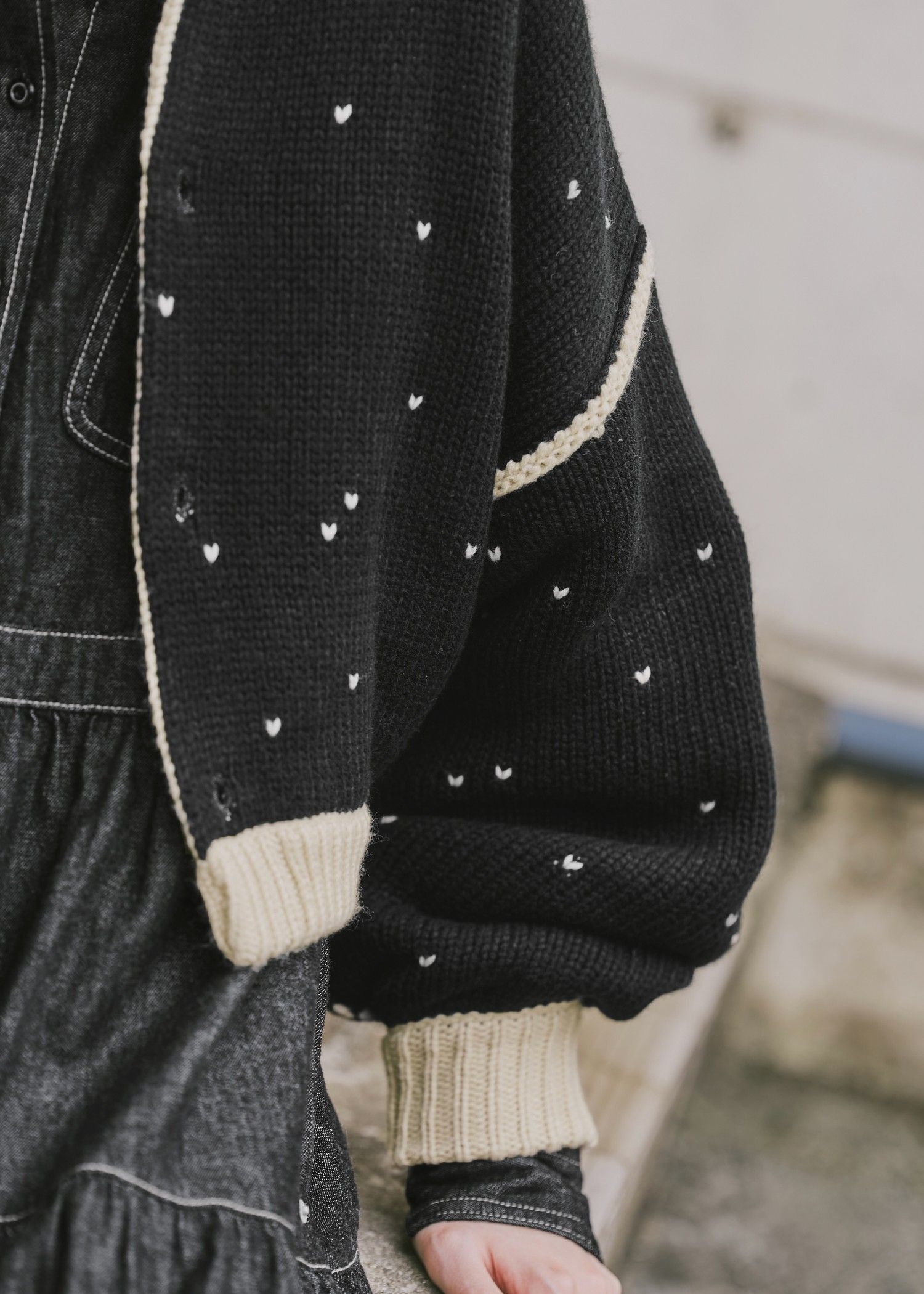 WILLFULLY - heart dot jacquard reversible cropped knit cardigan