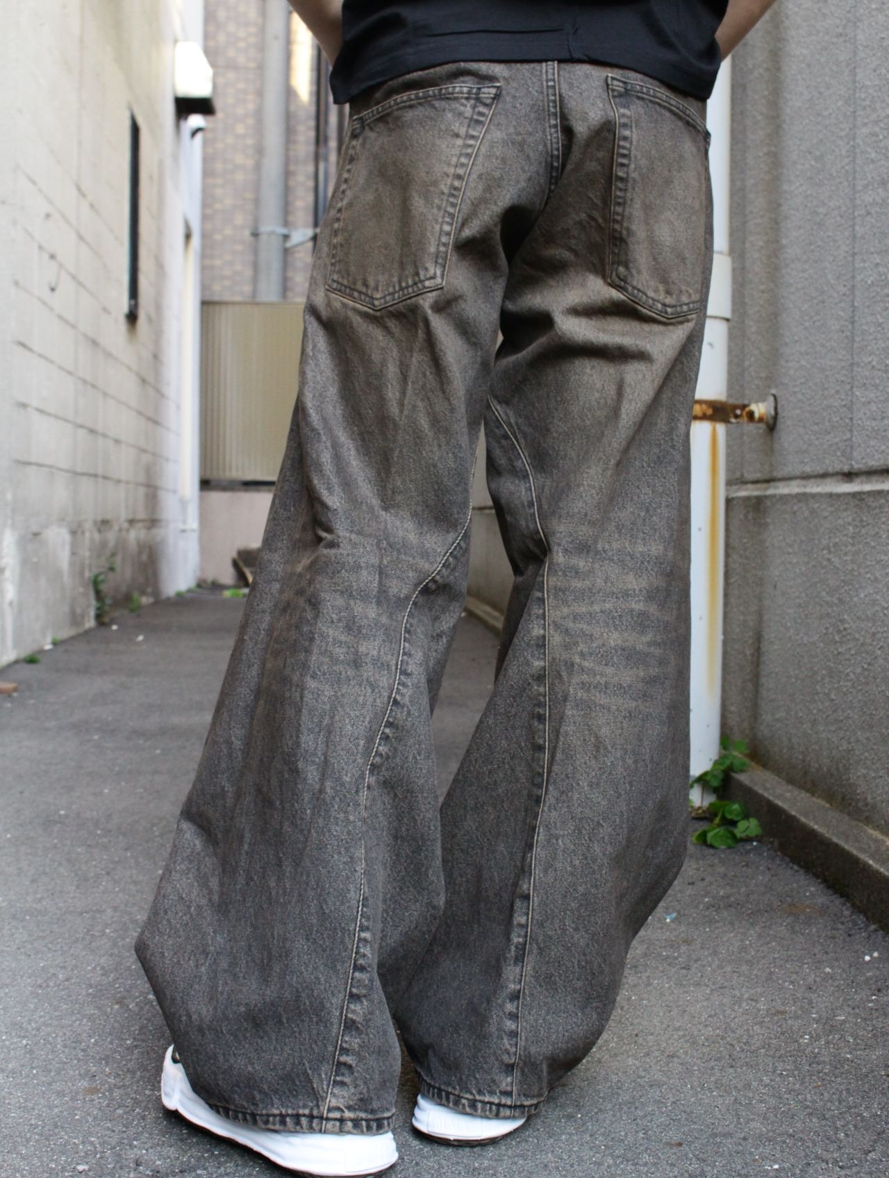 NVRFRGT - 【25AW】3D ツイステッド ワイド レッグ ジーンズ デニム