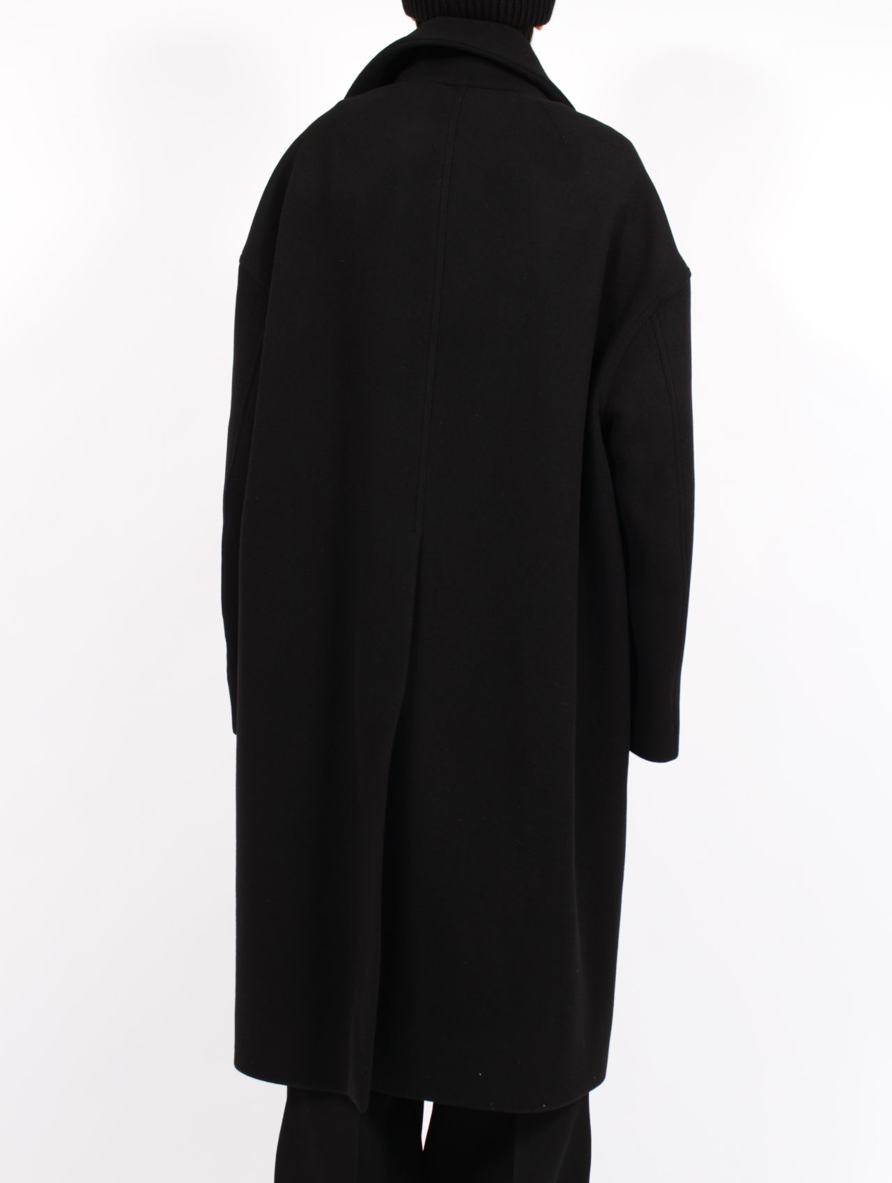 vfuBgWDUKJoa.jpg?width=768