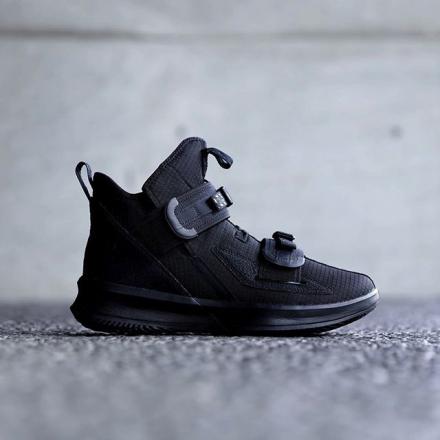 国内10月1日発売予定】ナイキ レブロン ソルジャー 13 SFG EP 全2色