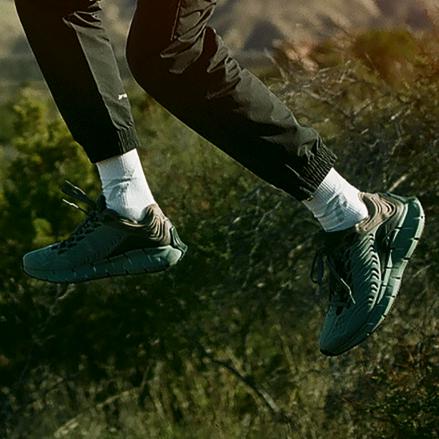 国内2月28日発売予定】リーボック 81 ジグ キネティカ 全2色