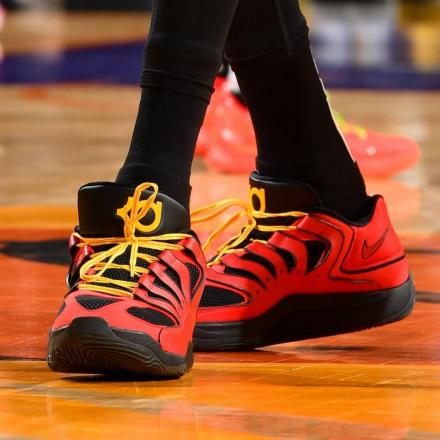 海外5月15日発売予定】ナイキ KD 18 