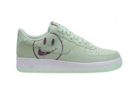 国内販売開始/2月1日発売予定】 ナイキ エア フォース 1 ロー 