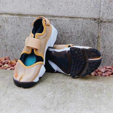 国内4月26日発売予定】ナイキ ウィメンズ エア リフト 全2色