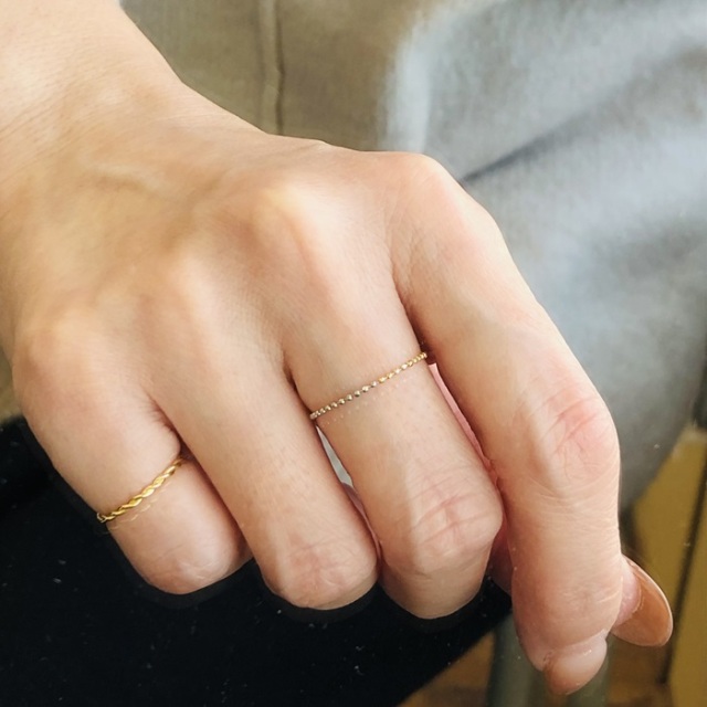 18金 Pt850プラチナ-華奢シンプルリング「バイカラー カットボール