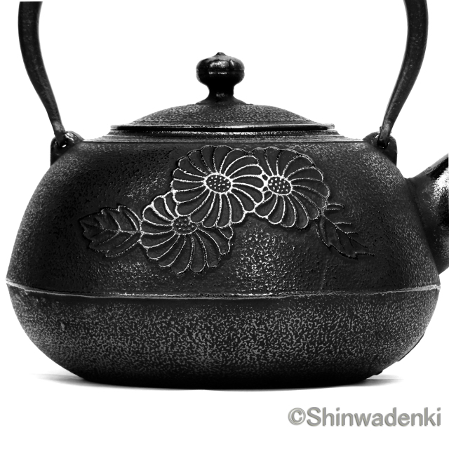南部鉄器 鉄瓶 平丸菊 2.2L OH-301 Shinwadenki