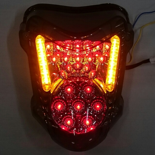 隼08-20年OdaxGSX1300Rスモークレンズコンプリートキット未使用品！ SUZUKI >> GSX1300R 隼（08-20） スモークレンズ・コンプリートキット2