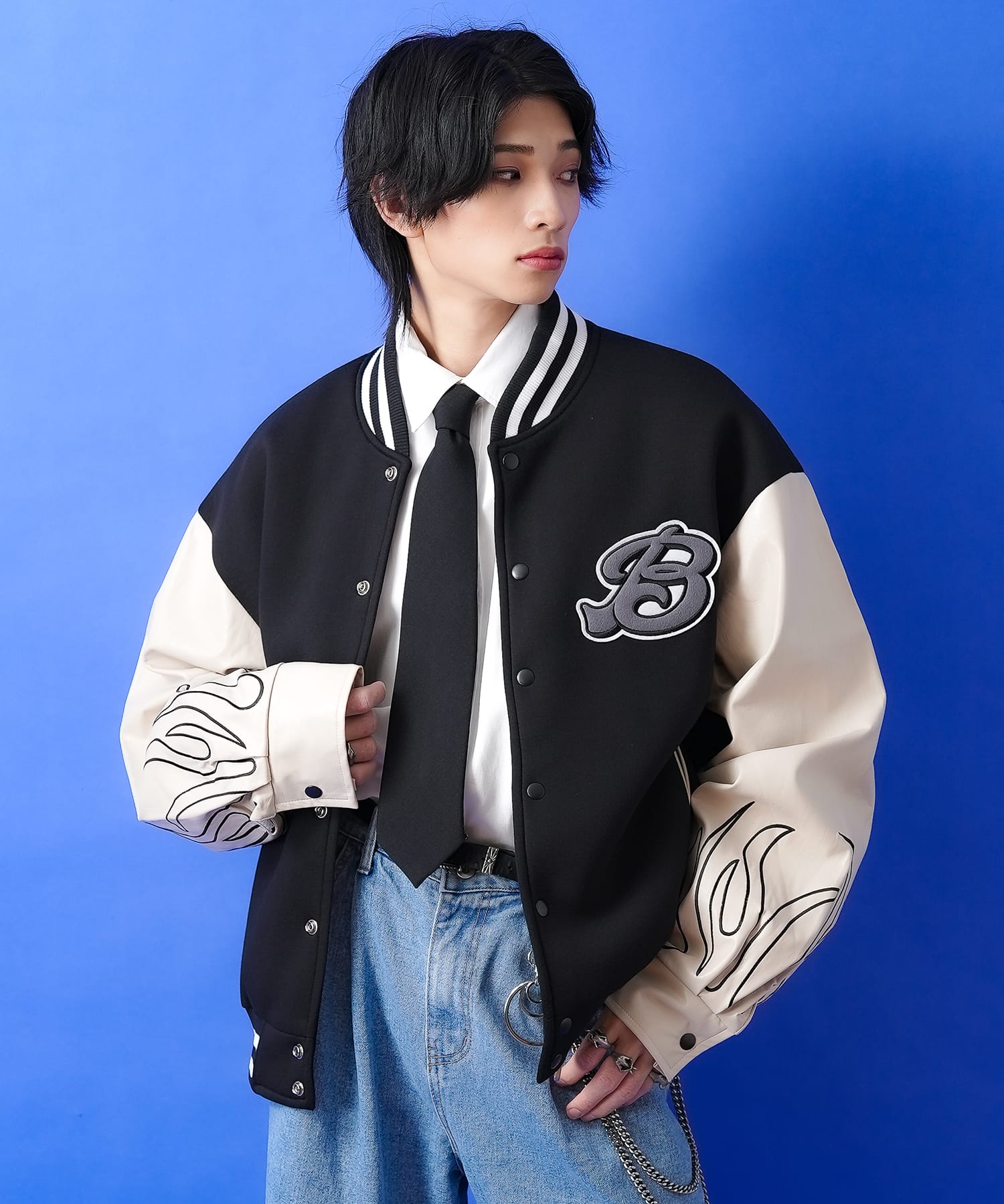 フェルトワッペン＆フレイム刺繍アーム合成皮革×ポンチスタジャン