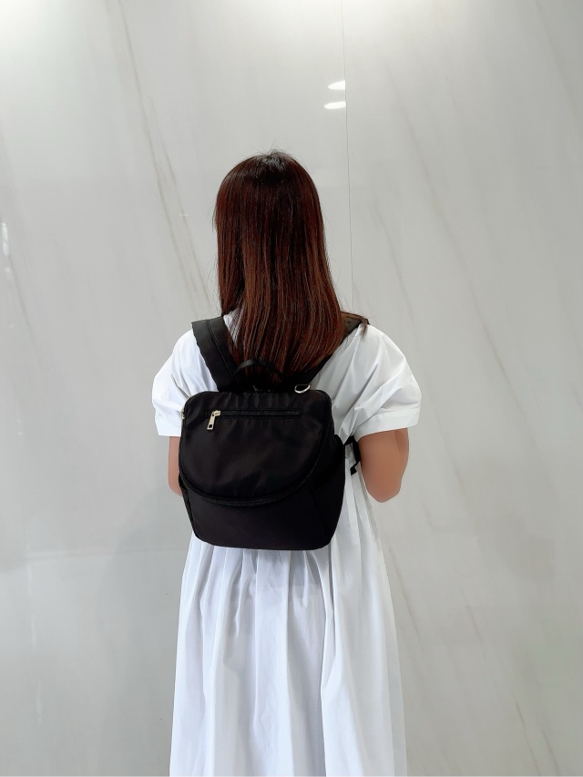 selva secreta】compact BACKPACK B-type(black×black logo)