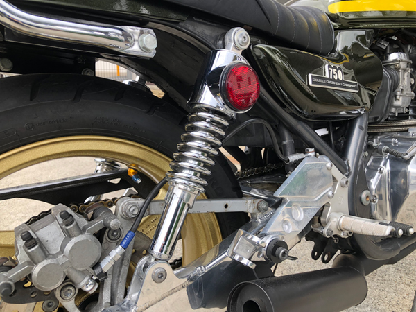 ゼファー750 ゼファーχ ゼファー400 Z1リアショック 320mm 赤