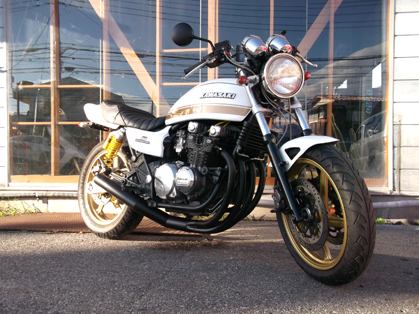 ゼファー400Z2仕様外装キット タイガー（パールホワイト/ゴールド）