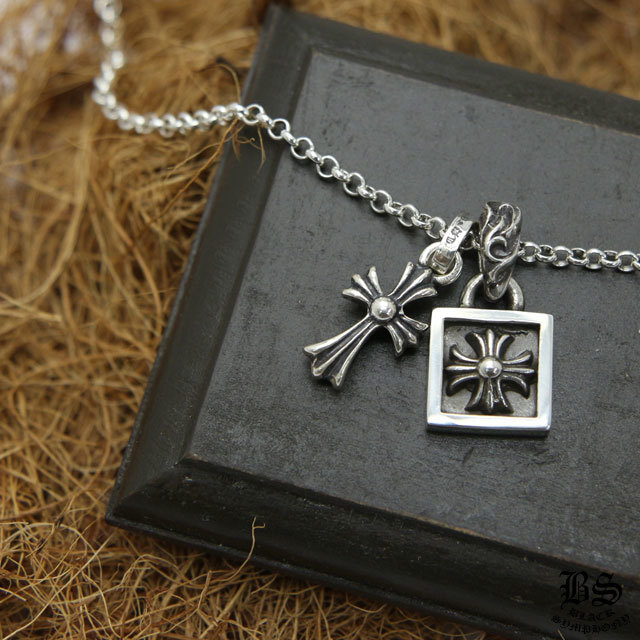 クロムハーツCHクロスベビーファットチャーム＆フレームドCHプラス