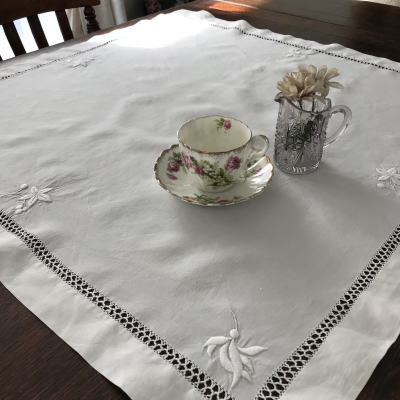 T2778 フランスアンティークリネンテーブルクロス 手刺繍＆ドロン