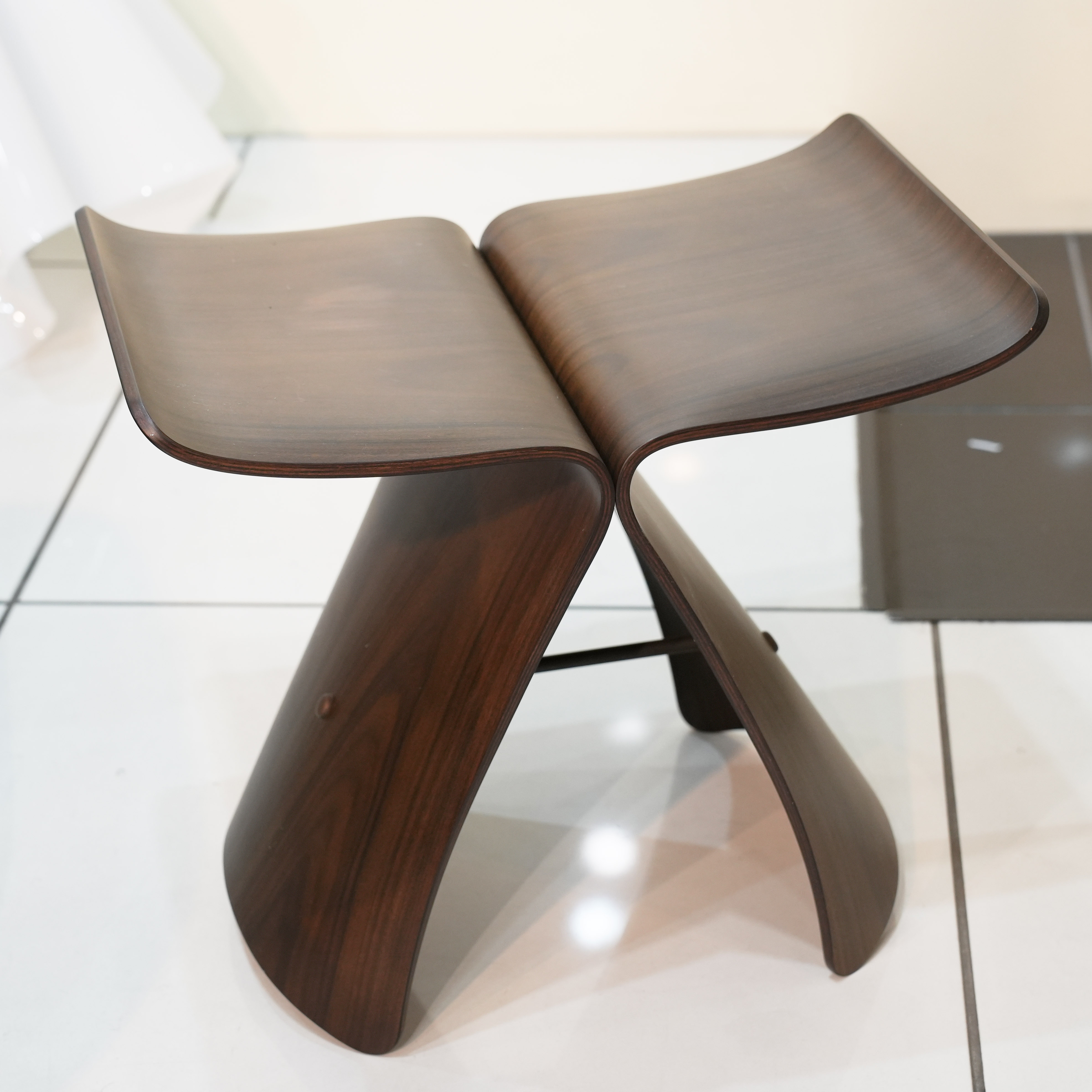 天童木工】バタフライスツール Butterfly Stool ローズ 展示品