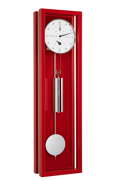 ドイツ・ヘルムレ社の高級機械式柱掛時計。ミニマルでありながら非常に