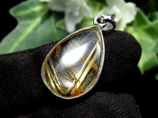 ゴールドルチルクォーツ ドロップ型ペンダントトップ 縦約20mm 重さ約