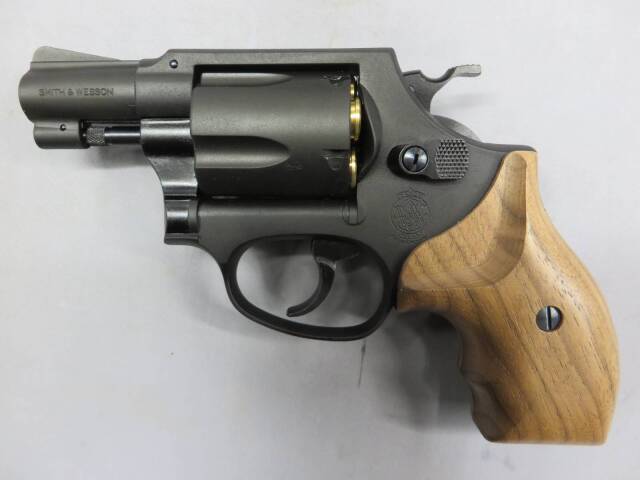 マルシン】S&W M36 2in HW フィンガーチャンネル木製グリップ 6mmBB