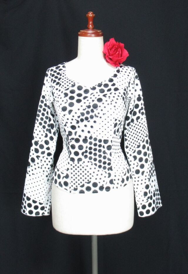 フラメンコ衣装 ブラウス 白地黒水玉