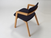 menuアームチェア 宮崎椅子製作所／阿久津宏