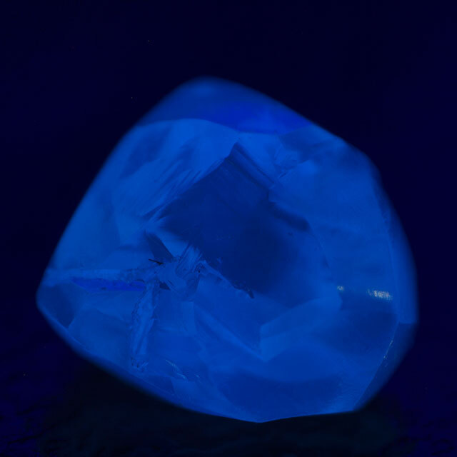 天然ダイヤモンド 原石 ルース(裸石) 0.427ct 蛍光性有り 日本宝石科学