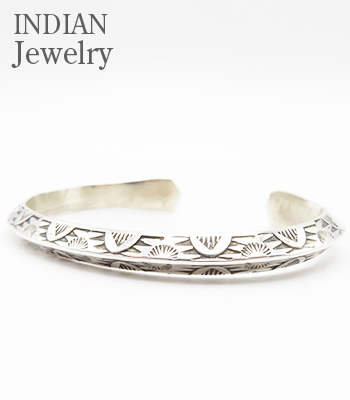INDIAN JEWELRY ナバホ族|スタンプワーク|バングル『NAVAJO STAMPED