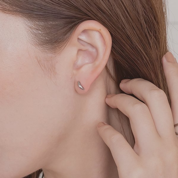 金属アレルギー対応 316L】カーブラインプチステンレスピアス - ピアス