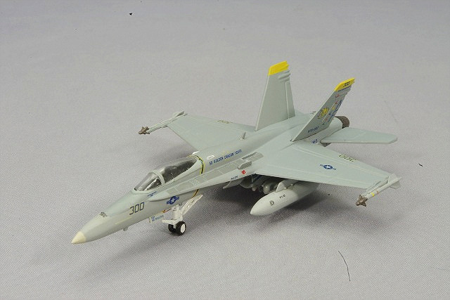 ホーガン M-シリーズ 1/200 F/A-18C ホーネット アメリカ海軍 VFA-192