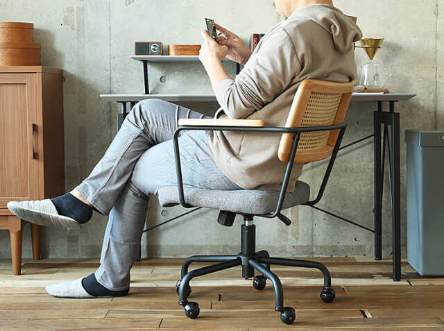 デスクチェア form（フォーム）｜北欧・ヴィンテージインテリア・家具