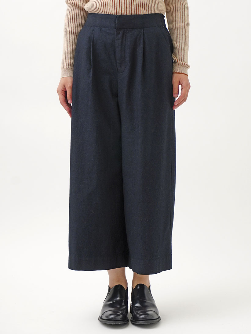 16／-インディゴ平織タックパンツ