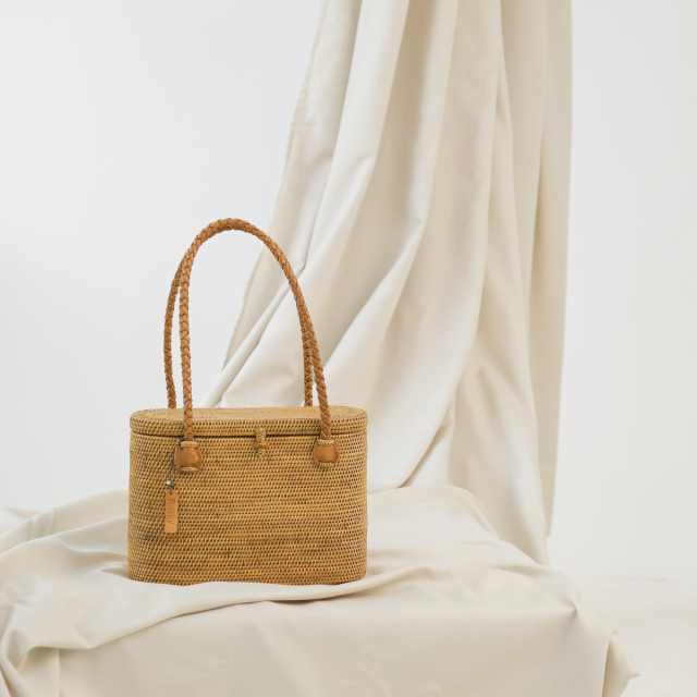 楕円蓋付きバッグ Mサイズ (NAB681) Rosily(ロージリー) バリ島 アタ