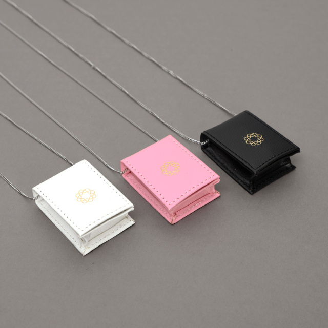 お守り御本尊様ケース 革製 八葉マーク入り チェーン付き