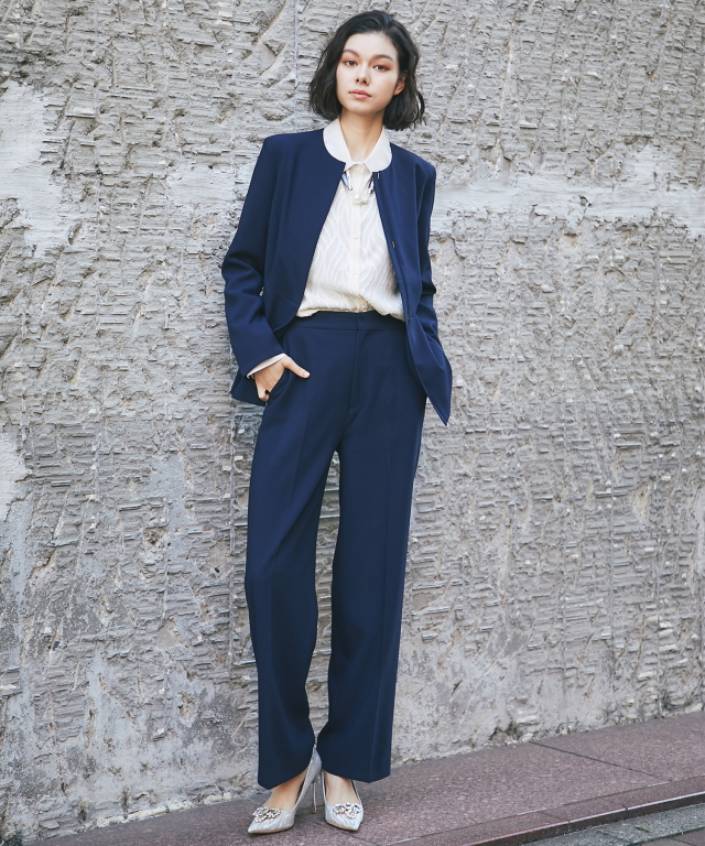 ノーカラーペプラムジャケット＆スラックスパンツセットアップスーツ