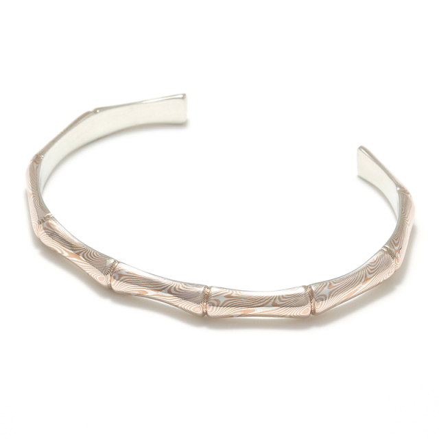 Suman Dhakhwa（スーマンダックワ） MOKUME Border Sandblast Cuff