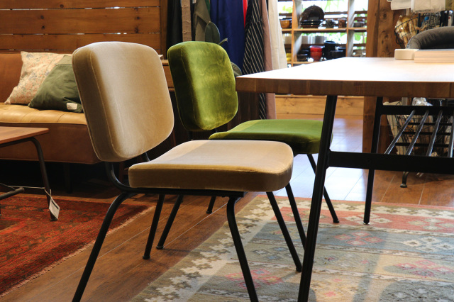 アイアンモケットーチェア