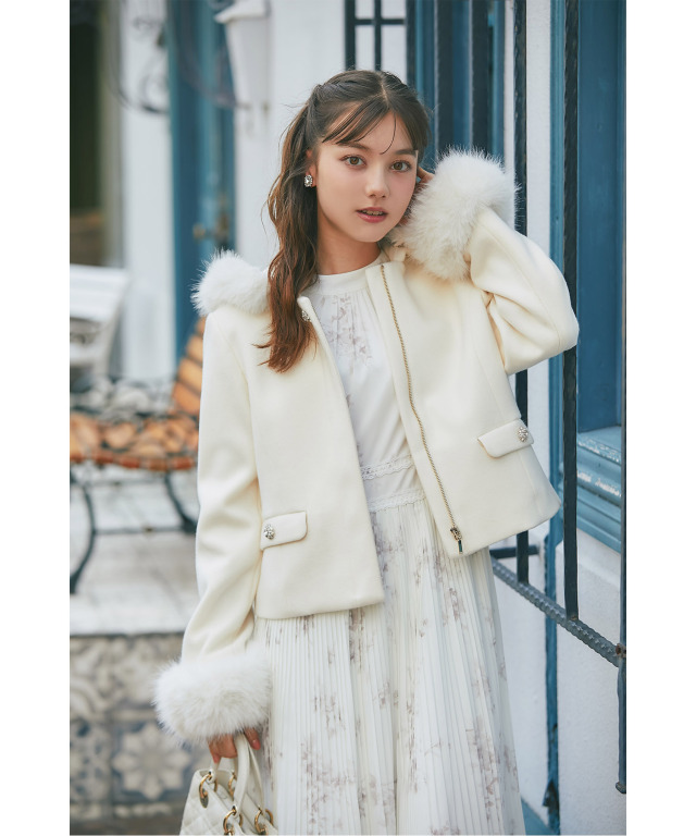 取り外し可能なファー付きビジュー装飾ショートコート