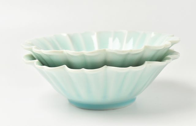 鈴木重孝 青白磁輪花7寸鉢 ｜ 暮らしのうつわ花田 和食器 通販
