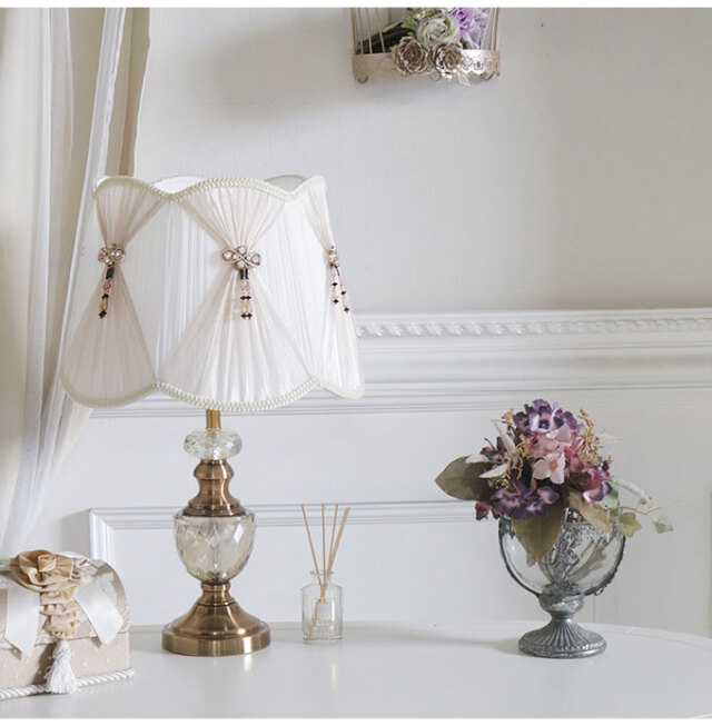 可愛いテーブルランプ ロココクラシック アンティークホワイト