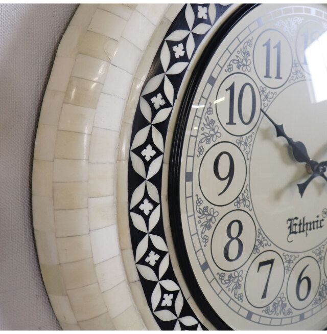 水牛の角を使った高級壁掛け時計 ホワイト ウォールクロック｜直輸入